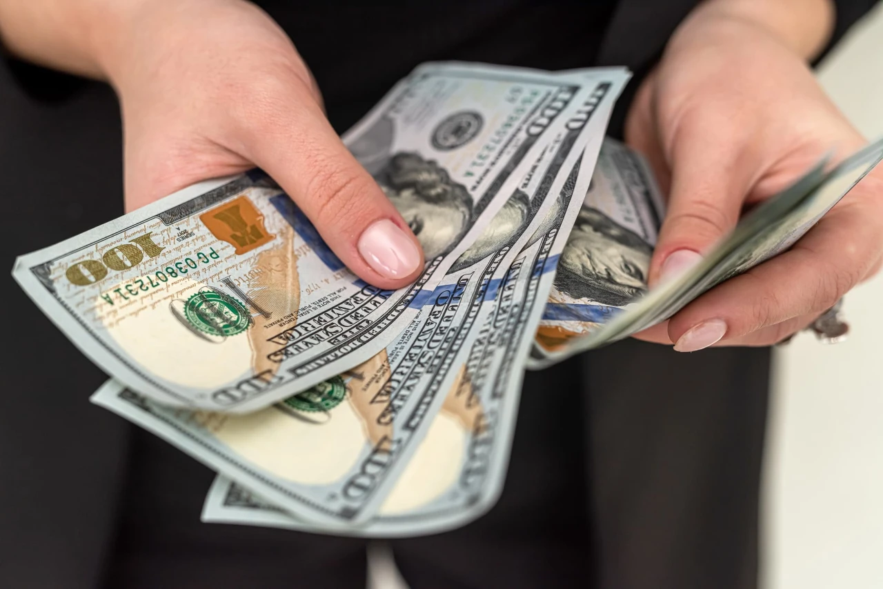 Cash Yields Soar Above 4%—Smart Strategies to Maximize Returns in a Volatile Market