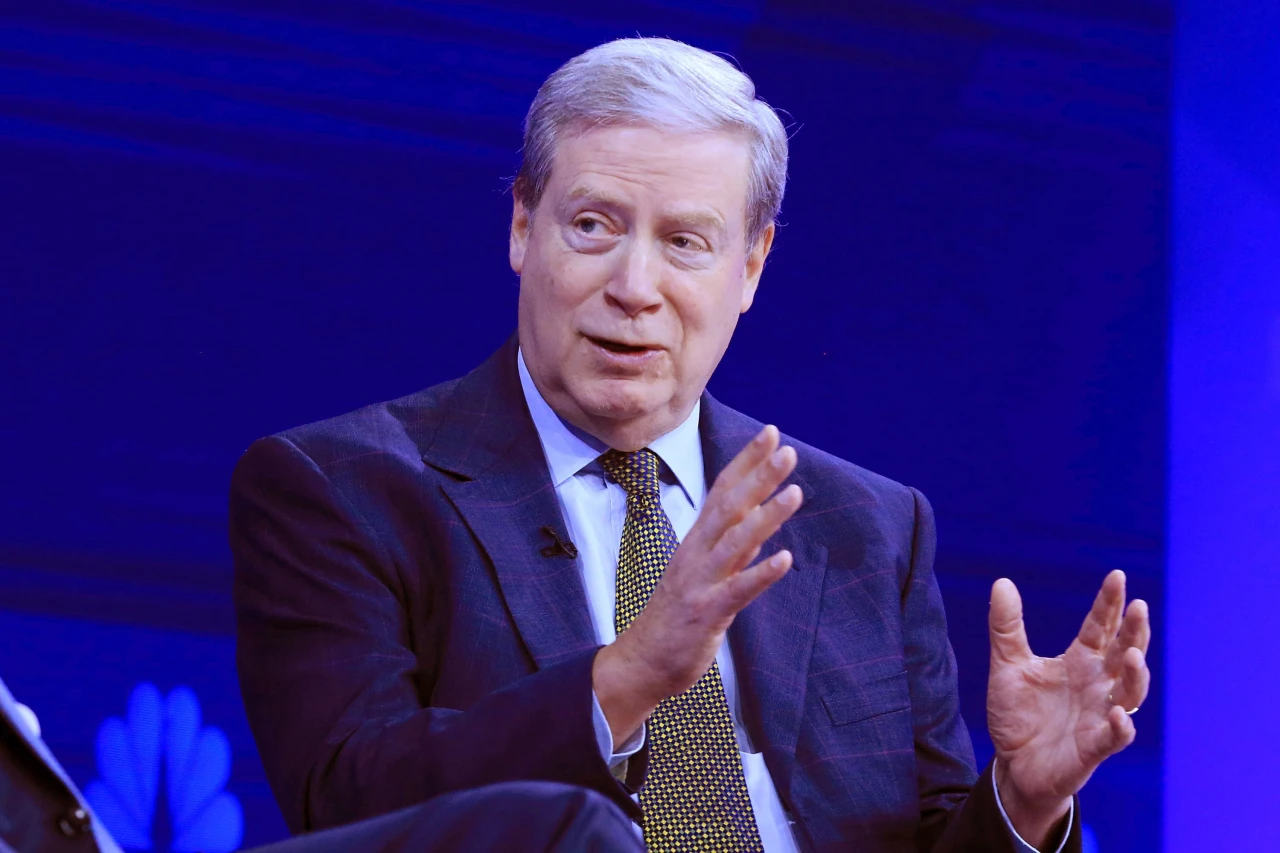 Druckenmiller Adds Airline Stocks, Amazon, and Warner Bros, Sells Broadcom