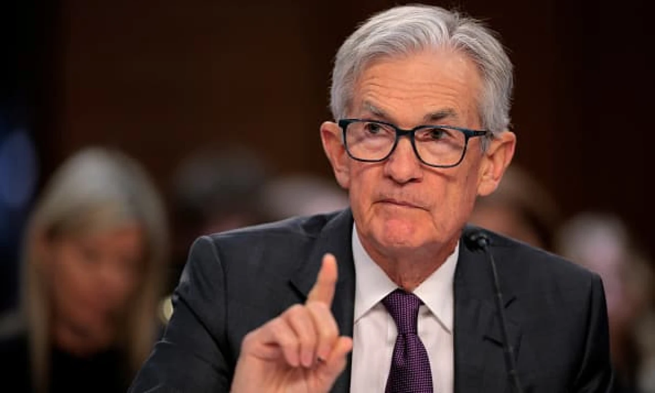 Fed Officials Discuss Inflation and Interest Rates