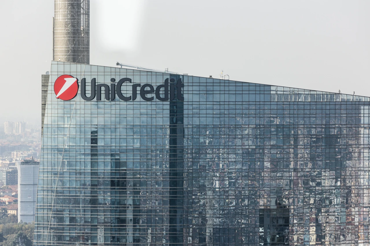 Germany Criticizes UniCredit's Bid for Commerzbank