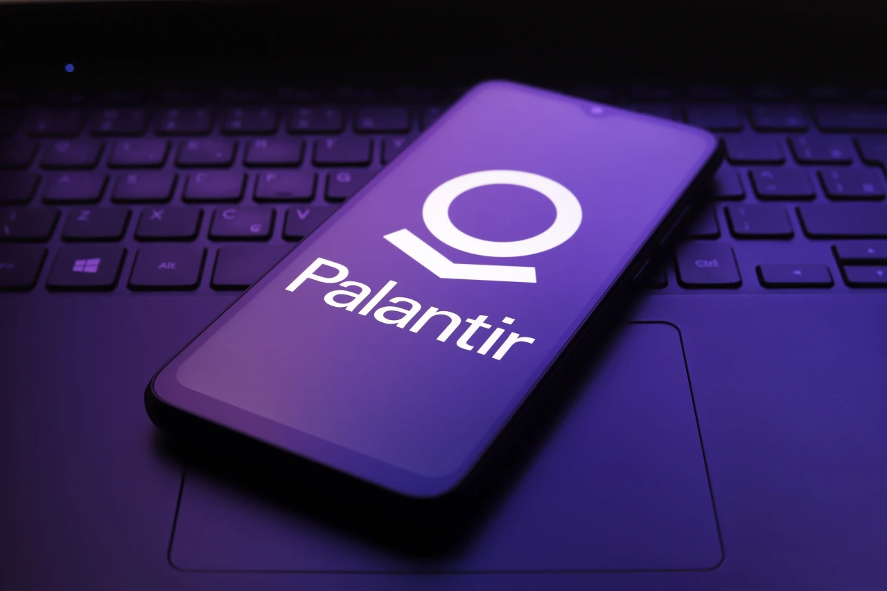 Momentum Stocks Like Palantir and Goldman Face Pressure—What the Charts Predict Next