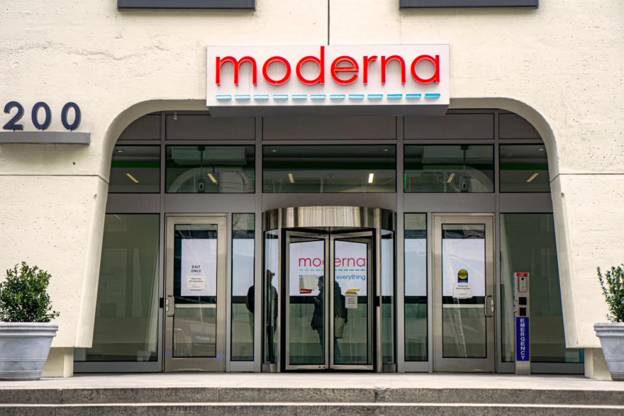 Moderna Reports Wider Loss in Fourth Quarter