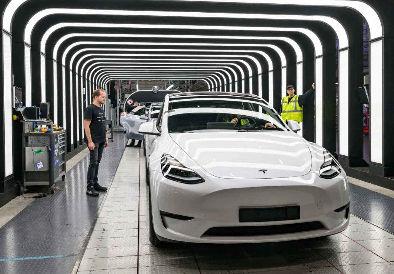 Why This Financial Advisor Warns Against Investing in Tesla and Moderna