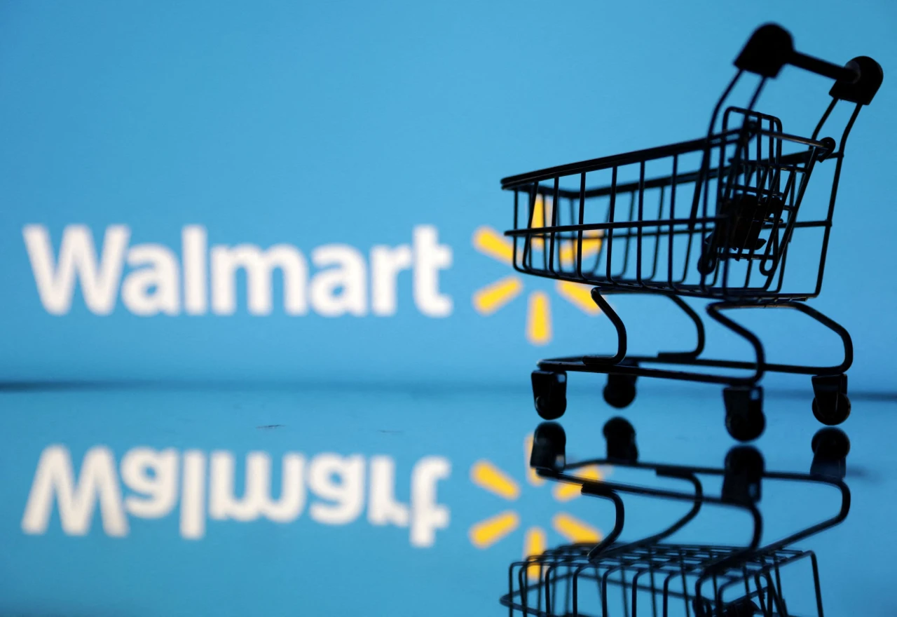Why Walmart’s Stock Faces Headwinds – And How Investors Can Turn It into Opportunity