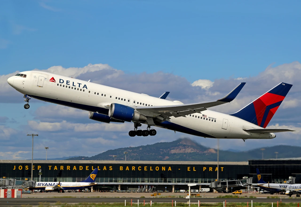 Deteriorating Consumer and Corporate Confidence Impact Delta Air Lines' First-Quarter Guidance