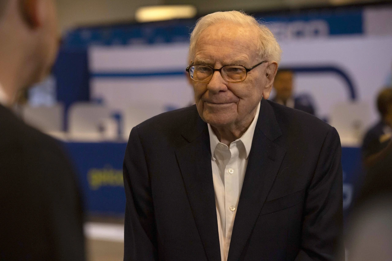 Warren Buffett's Real Estate Brokerage Business Under Speculation