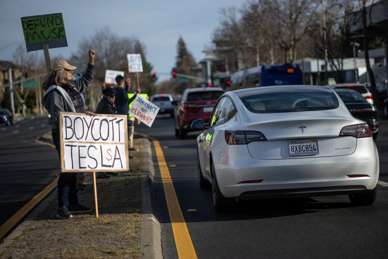 Wall Street Analysts Express Doubts About Tesla's Future