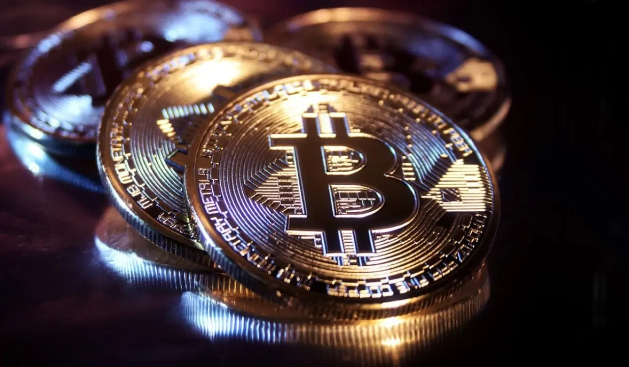 Bitcoin and Cryptocurrencies Face Renewed Pressure