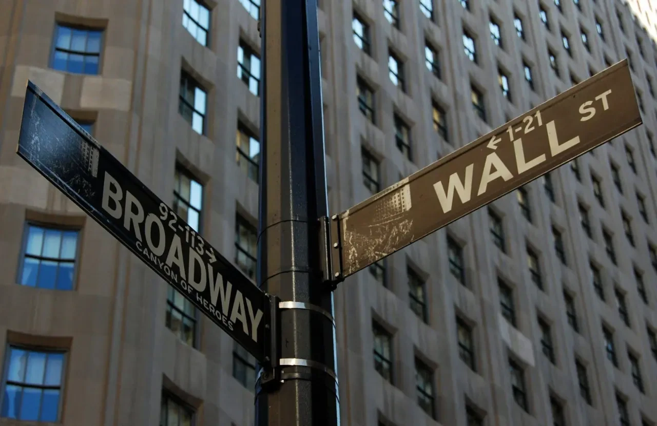 Wall Street Veteran Warns of Possible Recession
