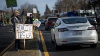 Wall Street Analysts Express Doubts About Tesla's Future