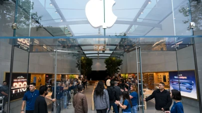 Apple Faces Price Hike of 9% Due to Trump's Tariffs