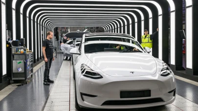 Why This Financial Advisor Warns Against Investing in Tesla and Moderna