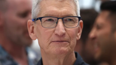 Apple Faces Headwinds Amidst Lackluster Sales and Tough Competition