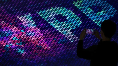Global Advertising Giant Warns of Revenue Decline, Sending Stock Plummeting