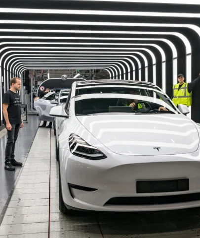Why This Financial Advisor Warns Against Investing in Tesla and Moderna