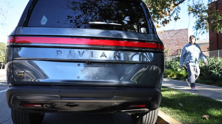 Bank of America Downgrades Rivian Amid Weak 2025 Forecast and Political Uncertainty