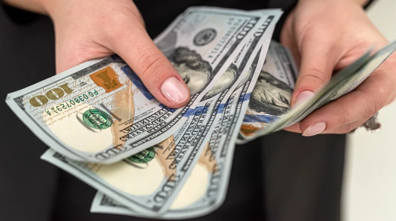 Cash Yields Soar Above 4%—Smart Strategies to Maximize Returns in a Volatile Market