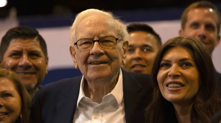Warren Buffett’s Berkshire Hathaway Boosts Constellation Brands, Reduces Bank of America Stake